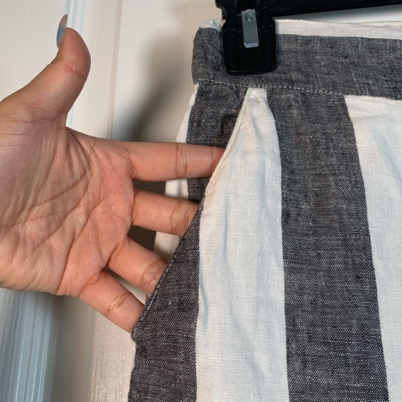 Christian Siriano Gray Cream Stripe 100% Linen Wide Leg Pants Small EUC #DS-1672 - Picture 3 of 5